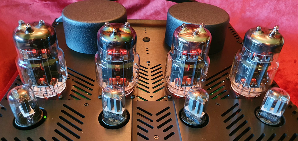 Toller Verstärker, schreibt Holger Barske in der LP 2/23 zum BAT (Balanced Audio Technology) VK 80i